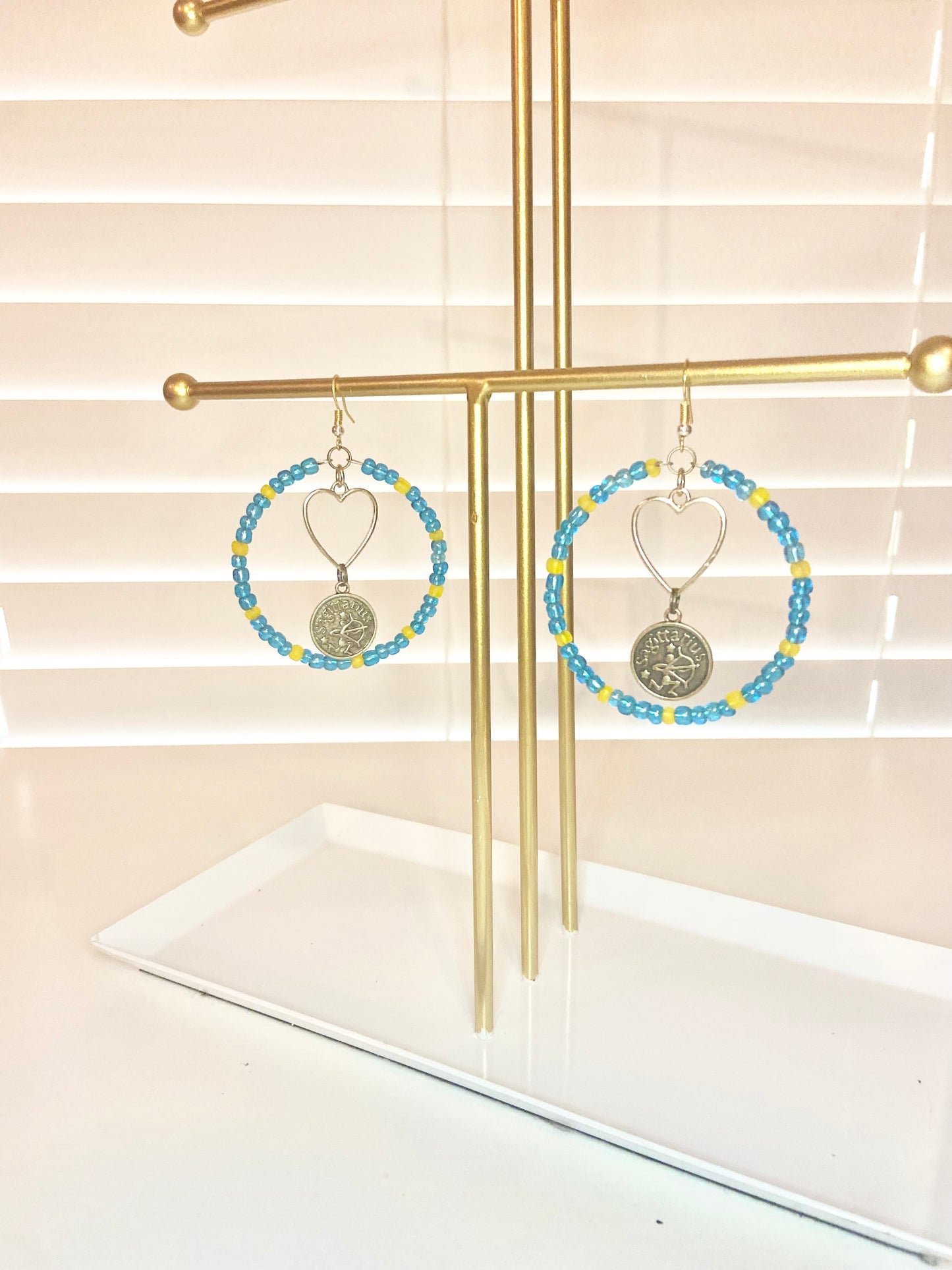 Blue and Yellow Sagitareous Hoop