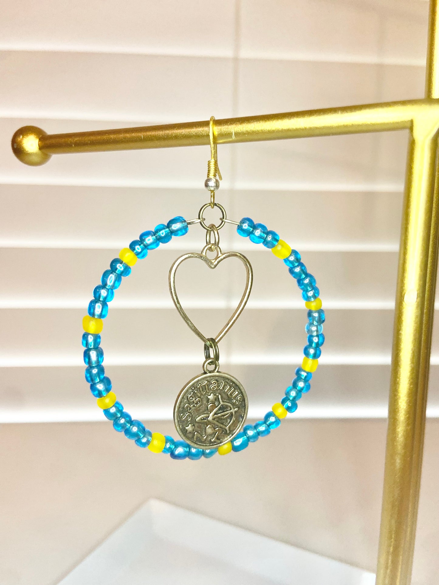 Blue and Yellow Sagitareous Hoop