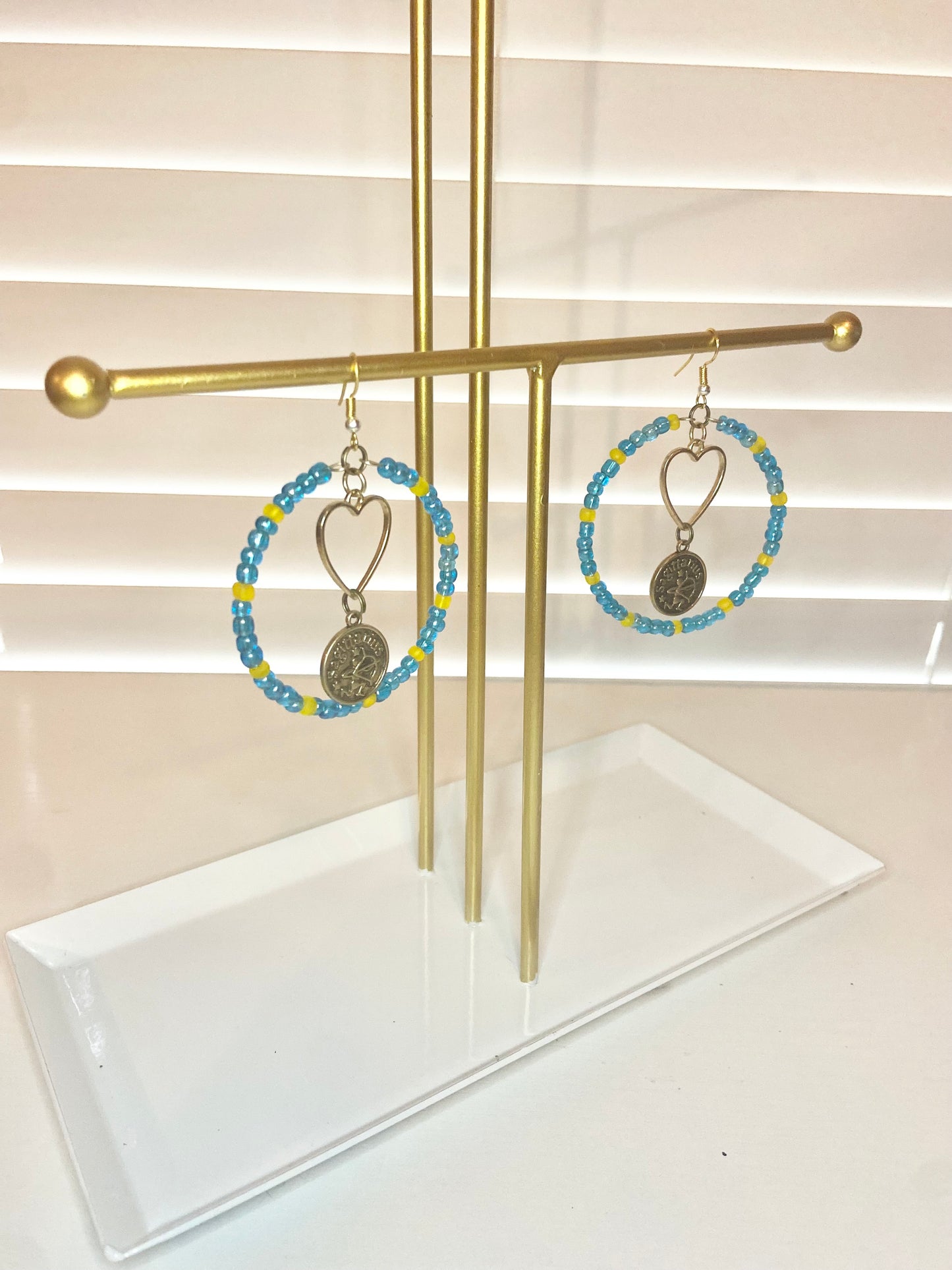 Blue and Yellow Sagitareous Hoop